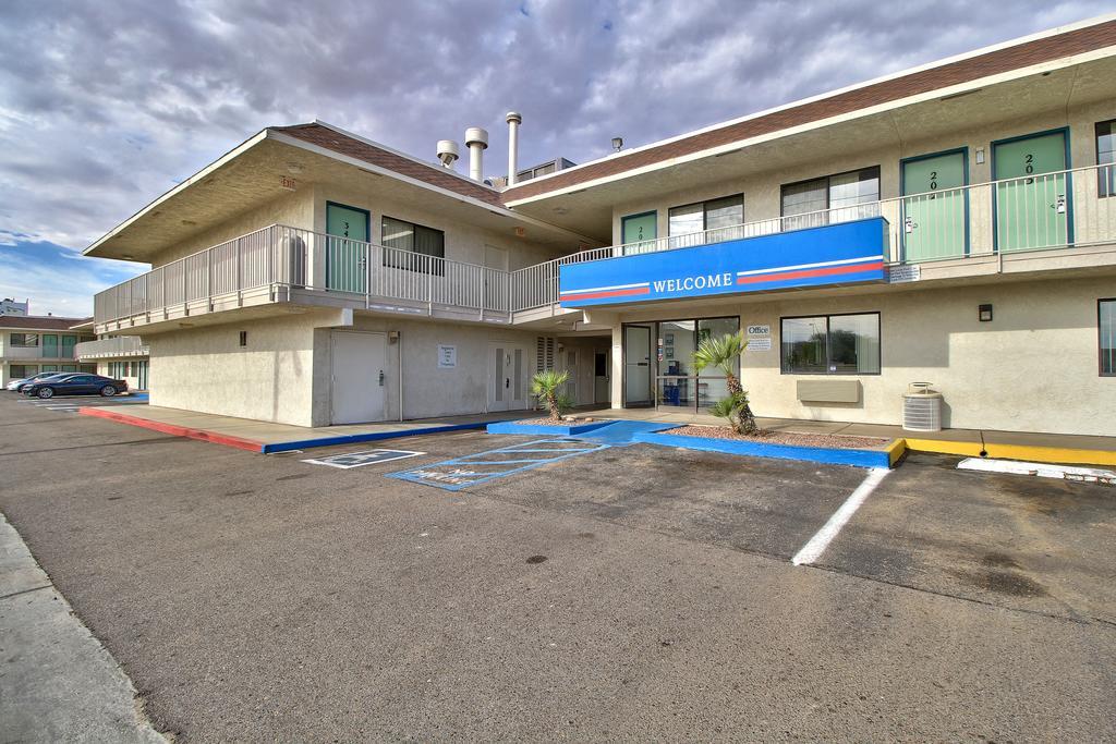 尤马经济套房酒店 优马 外观 照片