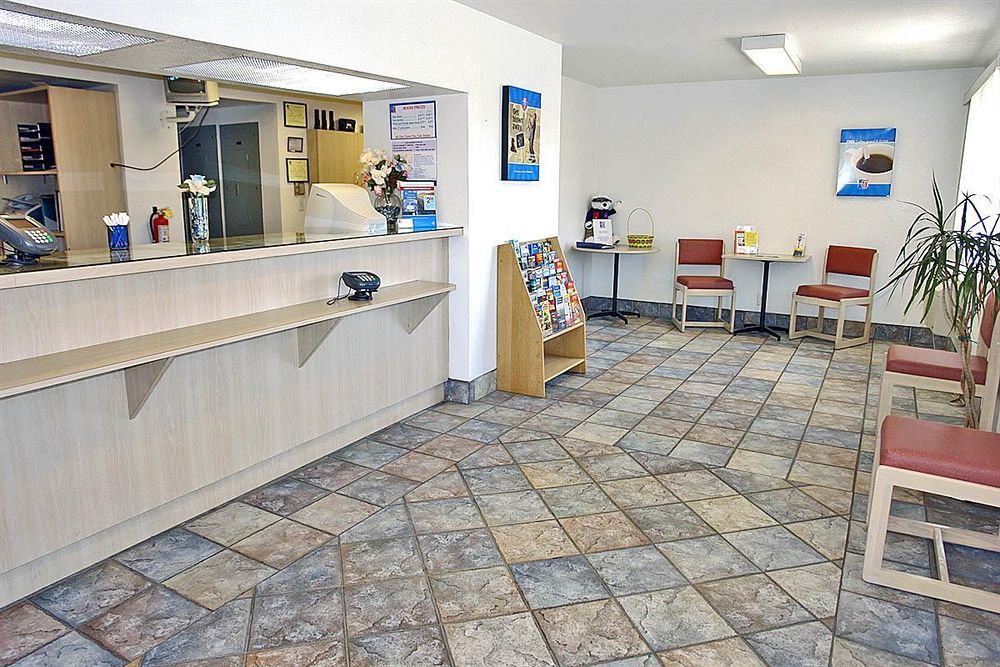 尤马经济套房酒店 优马 外观 照片
