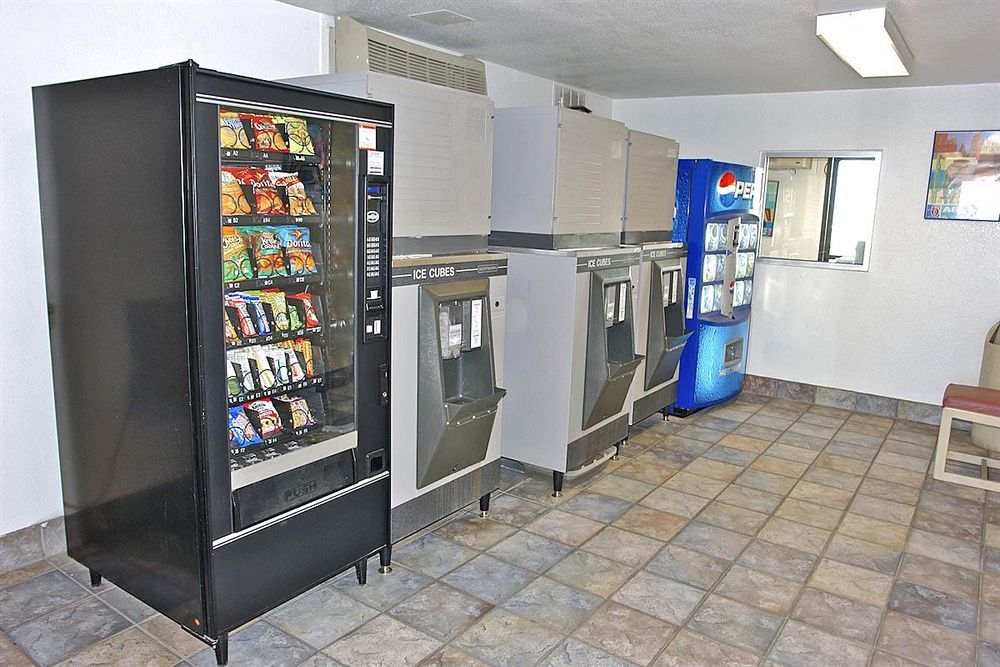尤马经济套房酒店 优马 外观 照片