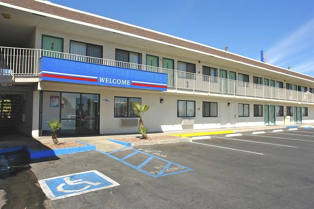 尤马经济套房酒店 优马 外观 照片